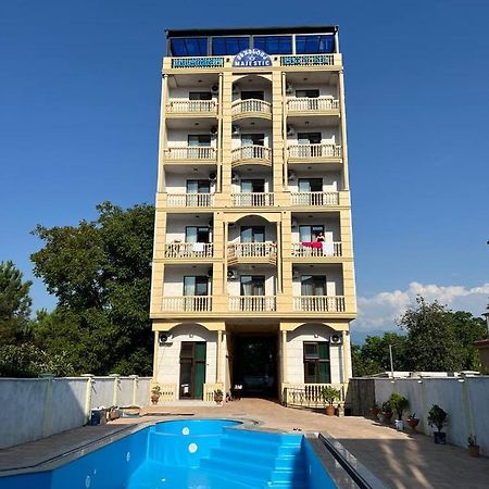 Hotel Majestic Kobuleti Esterno foto