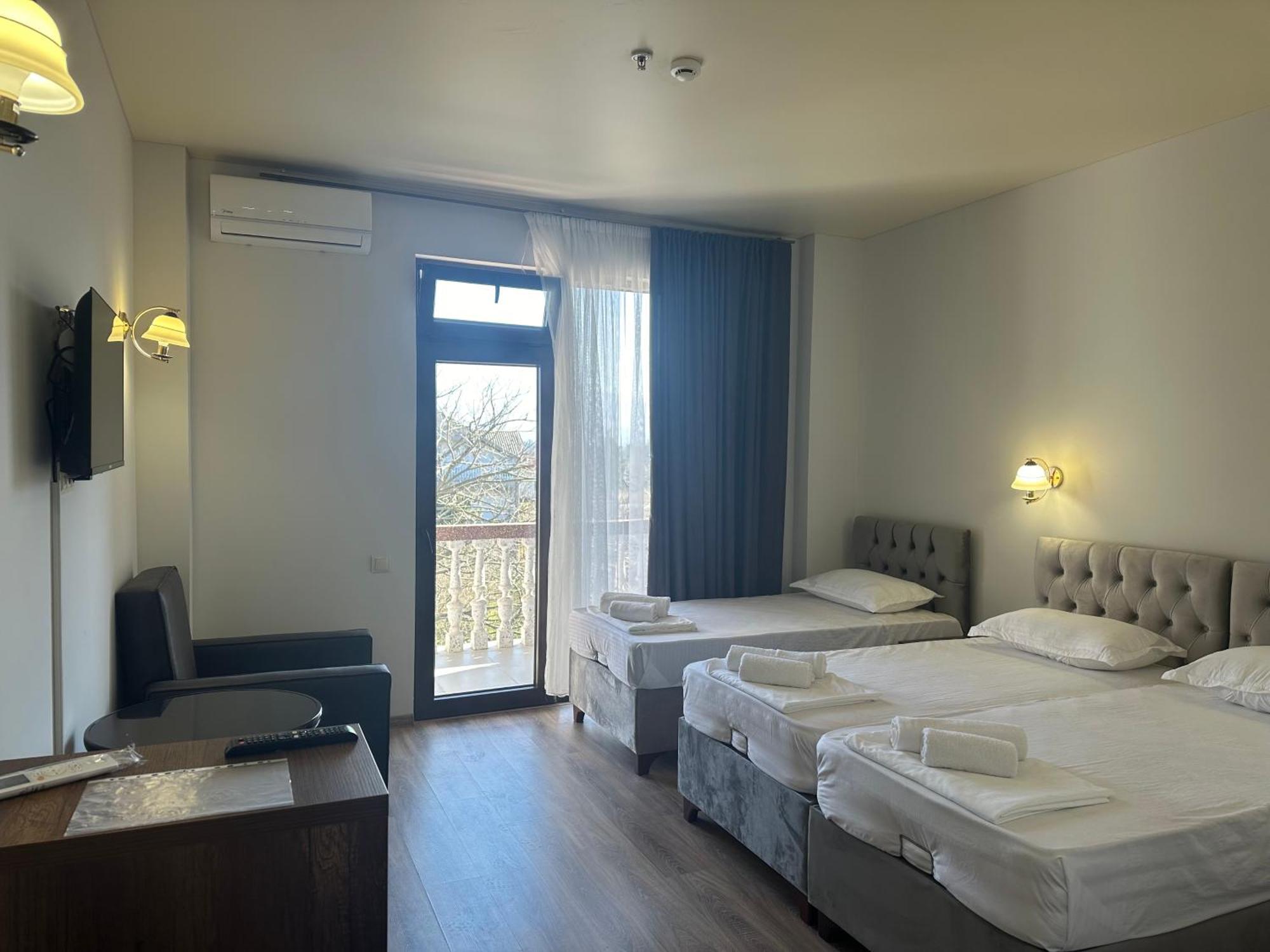 Hotel Majestic Kobuleti Esterno foto
