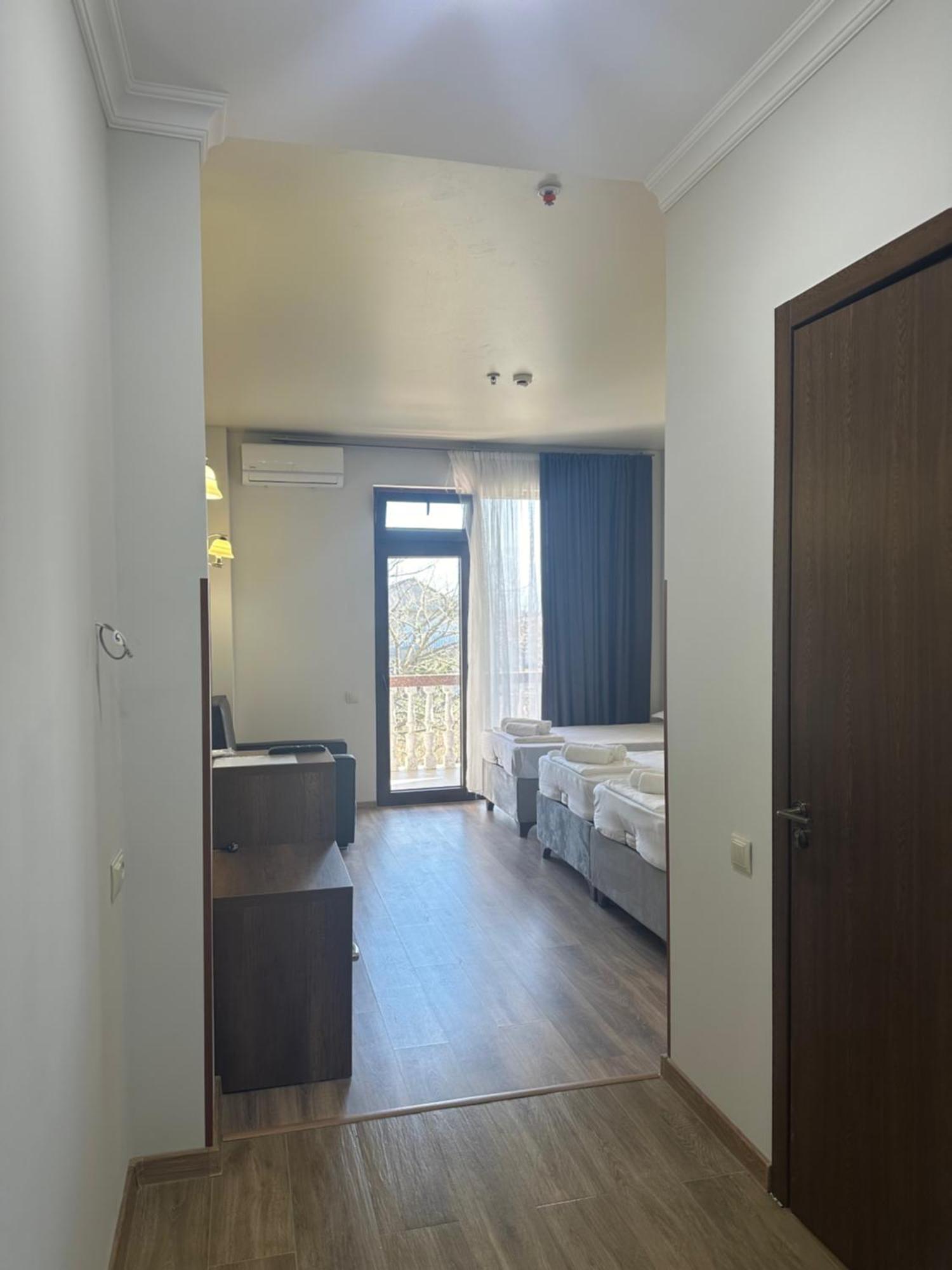 Hotel Majestic Kobuleti Esterno foto