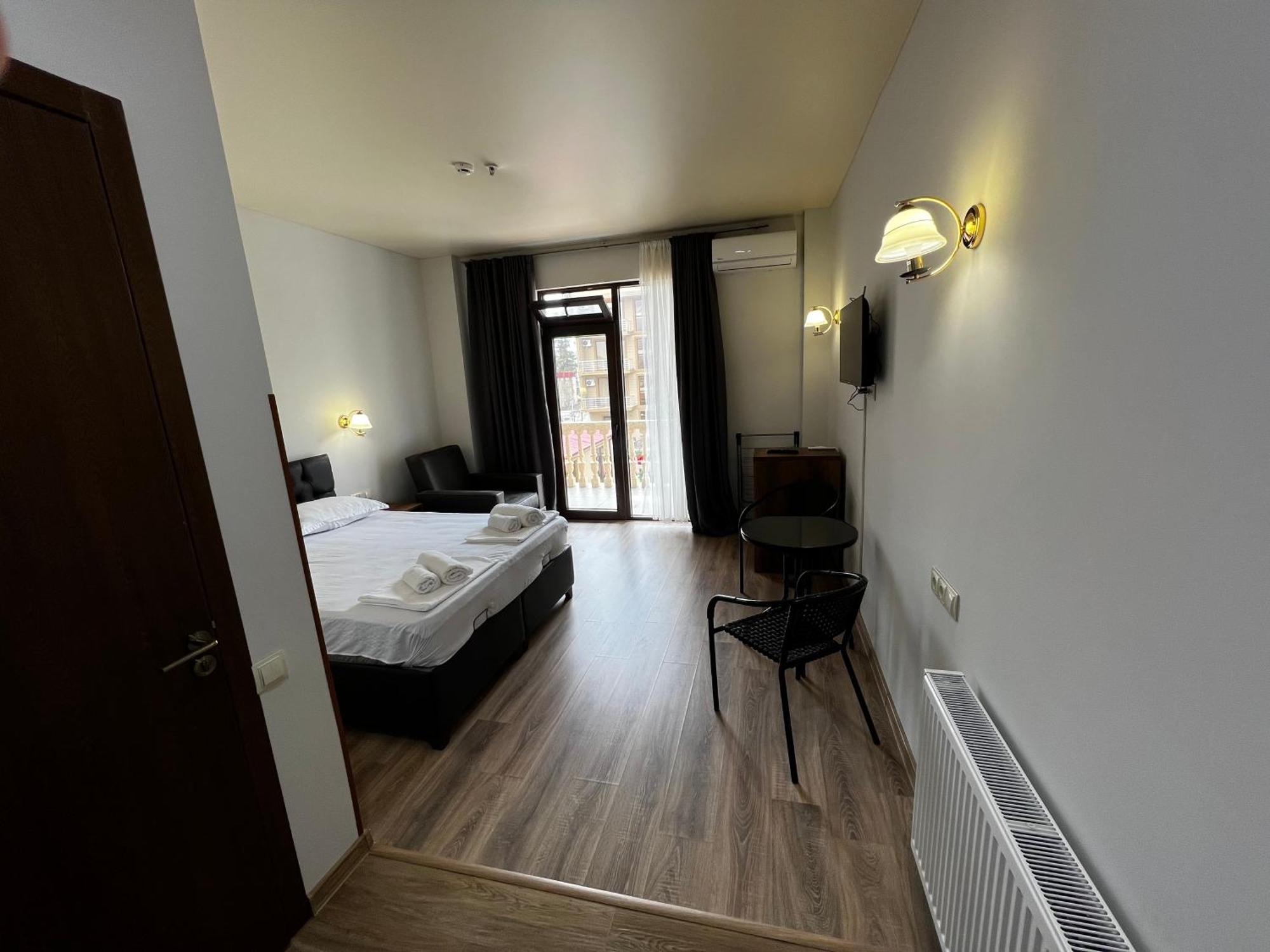 Hotel Majestic Kobuleti Esterno foto