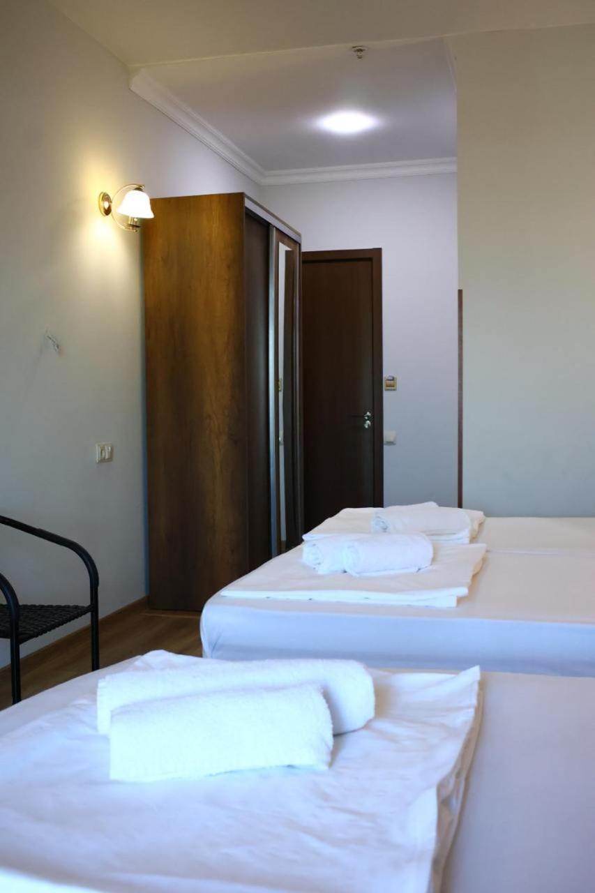 Hotel Majestic Kobuleti Esterno foto