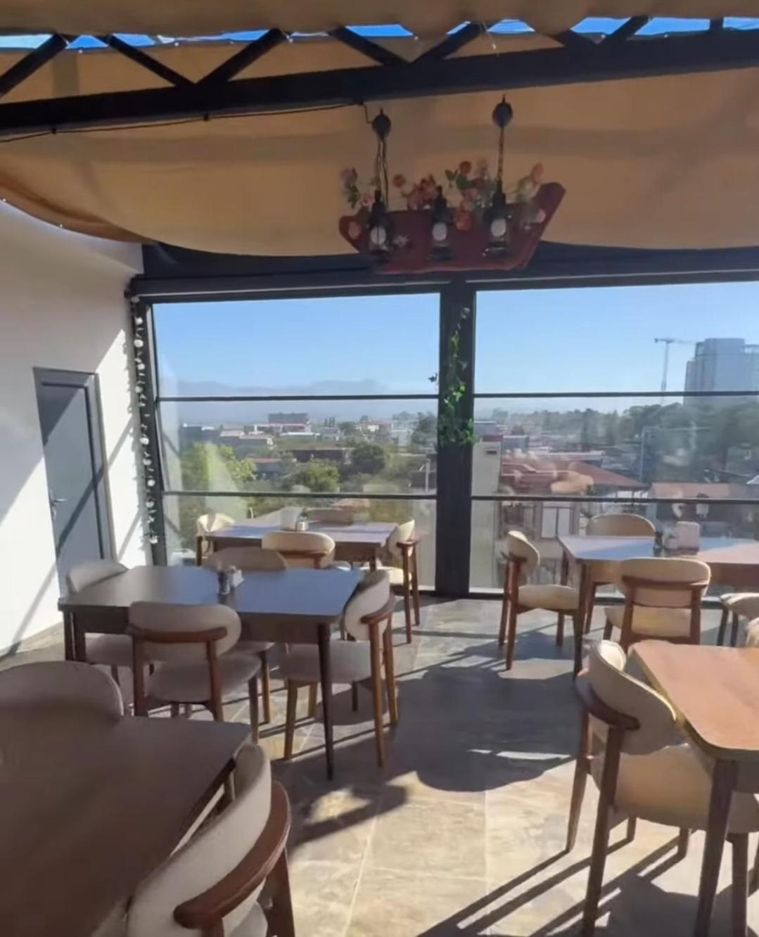 Hotel Majestic Kobuleti Esterno foto
